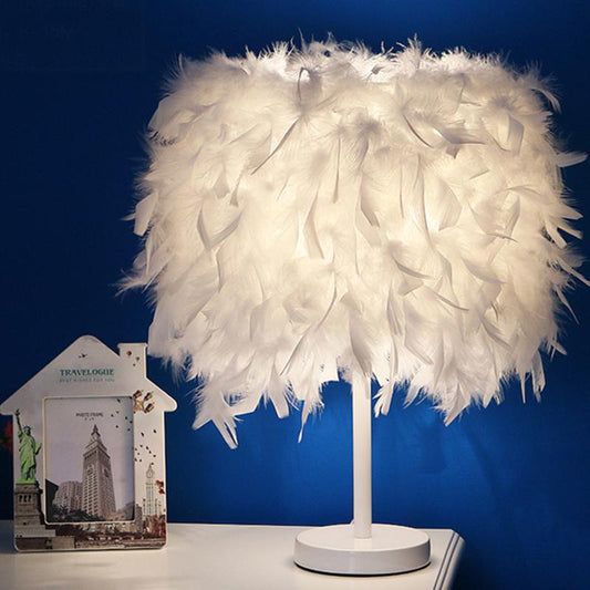 European Fashion Net Red Feather Table Lamp Wedding Celebration Decoration White Bedroom Bedside Creative Living Room Small Light