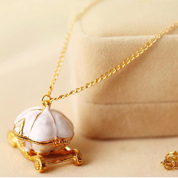 European and American Retro Jewelry Fairy Rila Magic Pumpkin Car Necklace