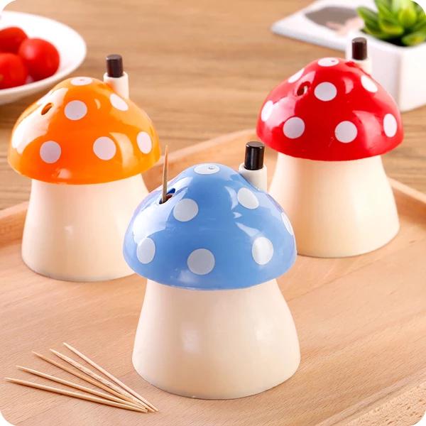 Fashion creative panda toothpick holder plastic toothpick box portable toothpick storage jar