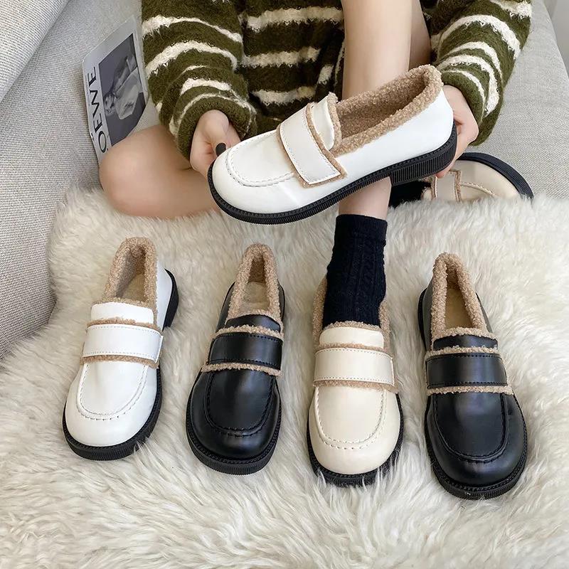 Women's Leather Shoes for Winter Warm and Comfortable Plus Velvet All-match Flat Shoes