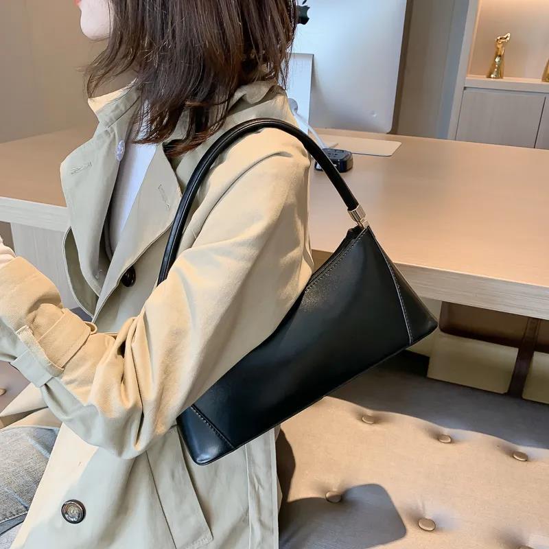 Lady Simple Glossy Elegant baguette Bag PU Leather Armpit Bag for Women Shoulder Handbags