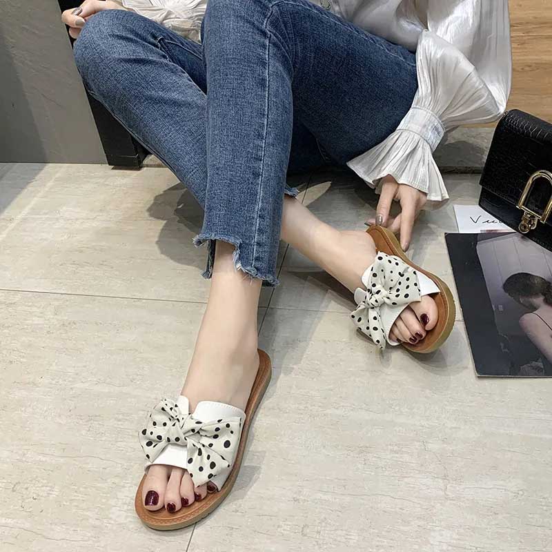 Sandals and Slippers Women's Summer Outdoor Wear Household Thick Bottom Non-slip Wear-resistant Beach Sandals One-word Slippers