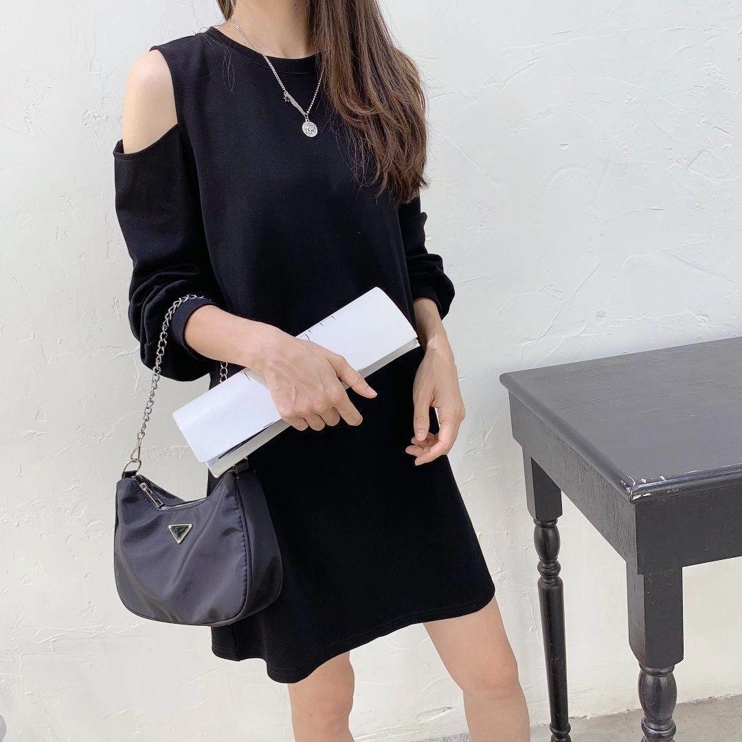 Spring and Autumn Retro Bottoming Shirt Strapless Sexy Bag Hip One-piece Dress Loose Solid Color Long-sleeved Dress Female Scheming Niche Design