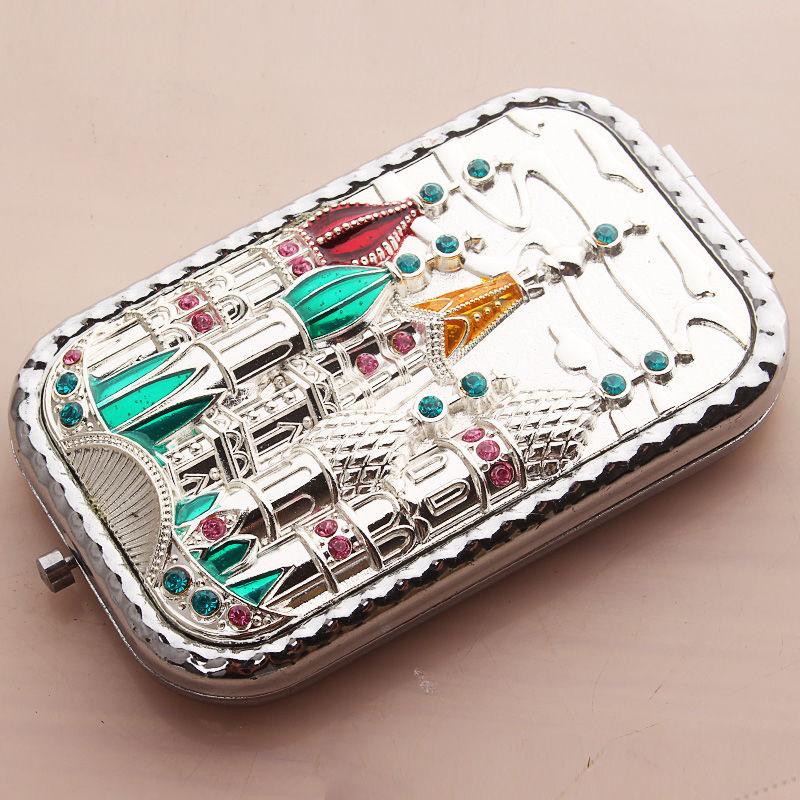 Retro European Foldable Hand-held Makeup Mirror Ladies Collapsible Portable HD Thin and Light Must-have Makeup for Travel Appointment Small Mirror