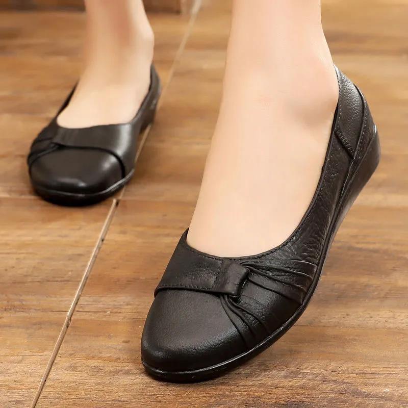 Rain Boots Women's Flat Bottom Non-slip Waterproof Shoes Kitchen Work Shoes Middle-aged Elderly Rubber Shoes