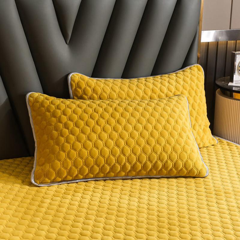 Quilted Quilted Thickened Milk Velvet Pillowcase for Autumn and Winter Warmth for Two People Single Pillowcase