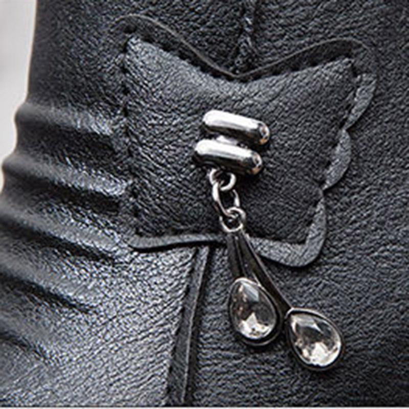 Winter Thickened Women's Leather Shoes Flat Non-slip Mother Cotton Shoes Snow Boots Plus Velvet Short Boots