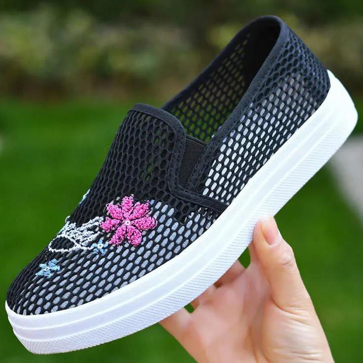 Large Size Mesh Shoes Women's Spring and Summer Hollow Out Casual Shoes Breathable Soft Bottom Non-slip Flat Shoes