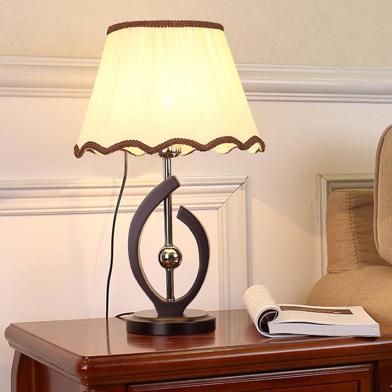 Modern Minimalist Table Lamp Bedroom Bedside Fashion Led Solid Wood American Country Table Lamp