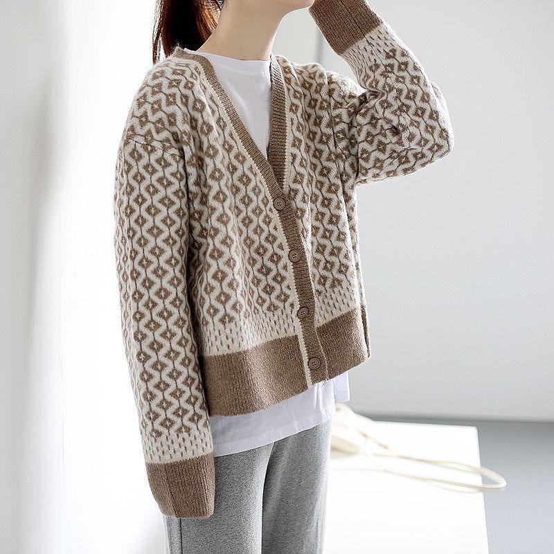 Autumn European and American Style Jacket Short V-neck Knitted Top Cardigan Loose Women Sweater