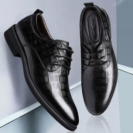 Black Men's Breathable Leather Shoes Korean Version of The Increase In The Young British Pointed Business Suits Men's Leather Shoes