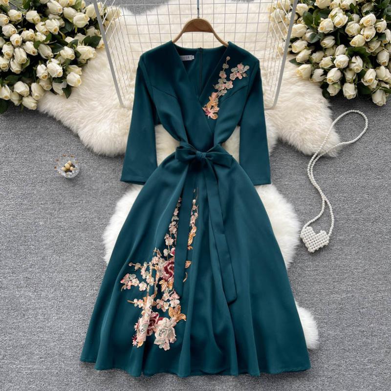 Formal Dress Spring and Autumn Embroidery Pattern Dress Temperament V-neck Tie Evening Dress Elegant Bridesmaid Dress