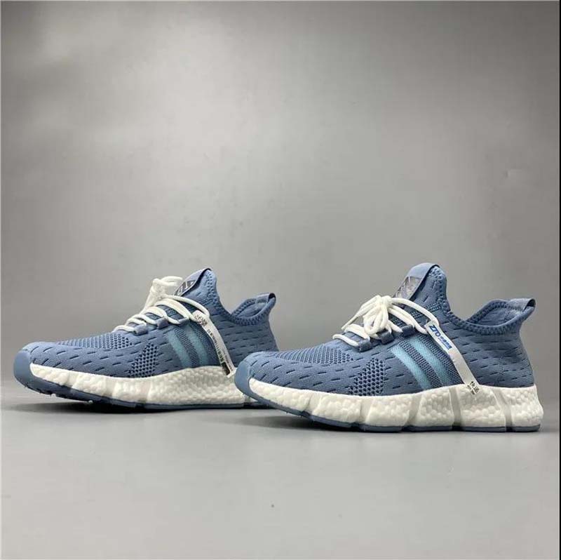 Summer 2021 New Ultra-light Breathable Men's Grid Shoes Soft Sole Men's Sports Shoes