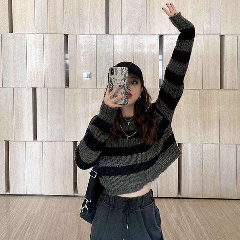 Autumn and Winter Loose Lazy Knit Sweater Women Pullover Round Neck Striped Student Short Sweater Women