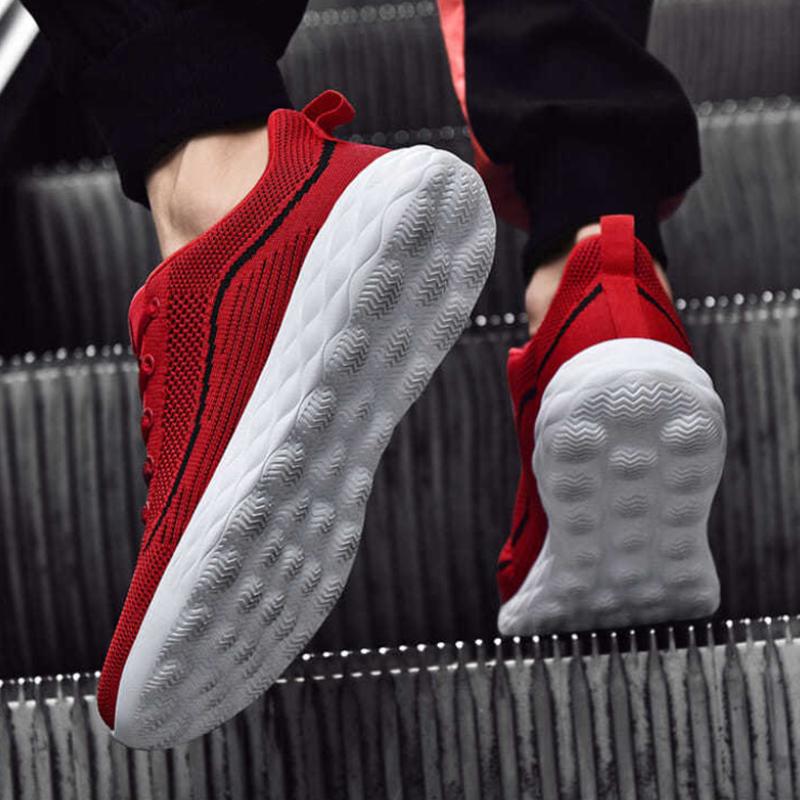 Men's Breathable Sports Shoes Versatile Casual Running Shoes Mesh Flyknit Men's Shoes