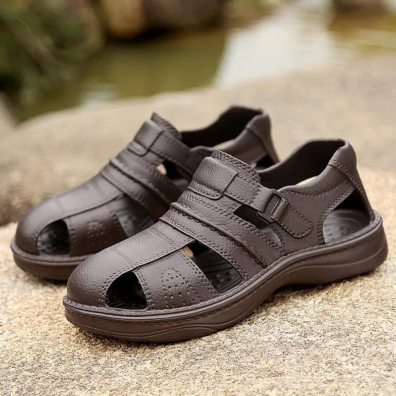 Summer Beach Sandals and Slippers Men's Lightweight Breathable Non-slip Seaside Leisure Hole Shoes
