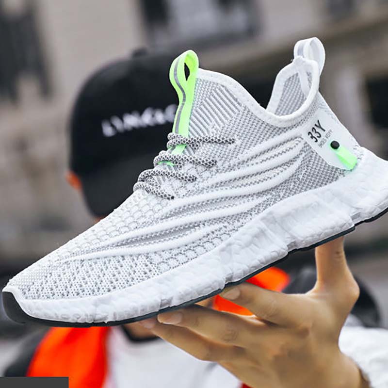 Comfortable and Breathable Men's Sports Shoes Summer Trend Casual Shoes Running Shoes Mesh Flying Shoes