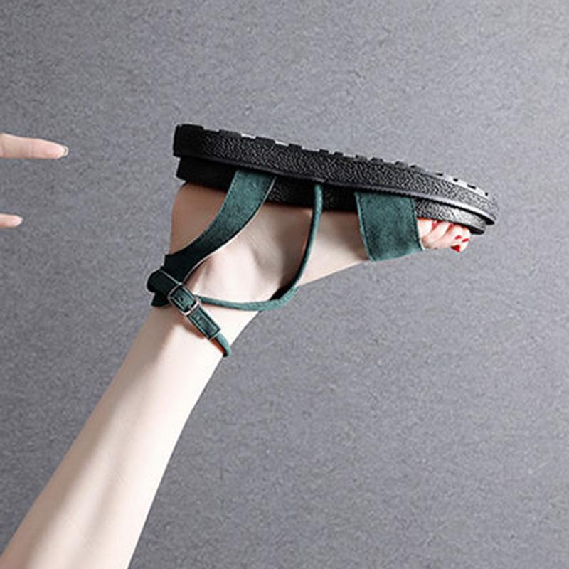 Summer Sandals Female Students Korean Version of The Wild Flat-bottomed Cross Straps Thick-soled Sponge Cake Soft-soled Roman Shoes