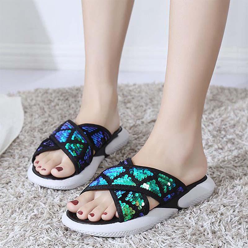 Slippers female summer wear soft bottom non-slip Korean fashion ins seaside vacation ladies sandals