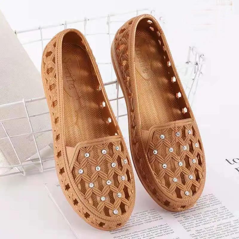 Summer Women's Baotou Sandals Hole Shoes Casual Flat Non-slip Nurse Shoes Beach Hollow Mother Shoes