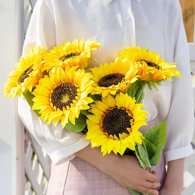 Sunflower Simulation Bouquet Decoration Dried Flowers Fake Flowers Picnic Plastic Flower Decoration Decoration Hand Holding Home Decoration