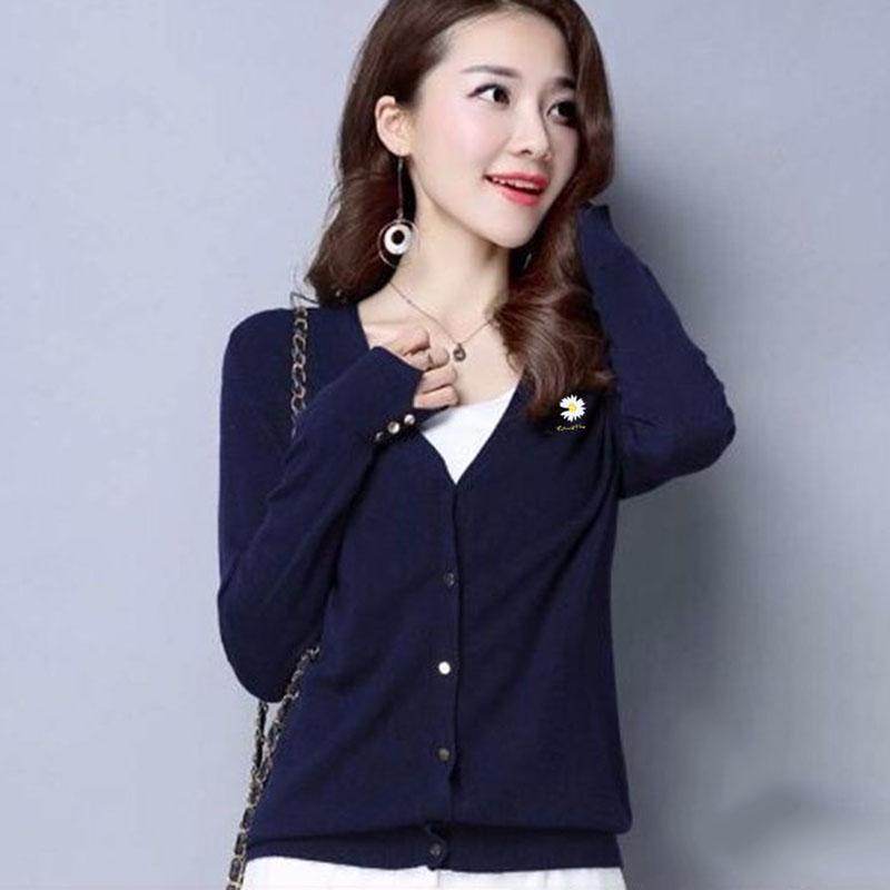 Autumn and Winter Wool Coat Cardigan V-neck Short Top Slim Knit Young Women's Sweater