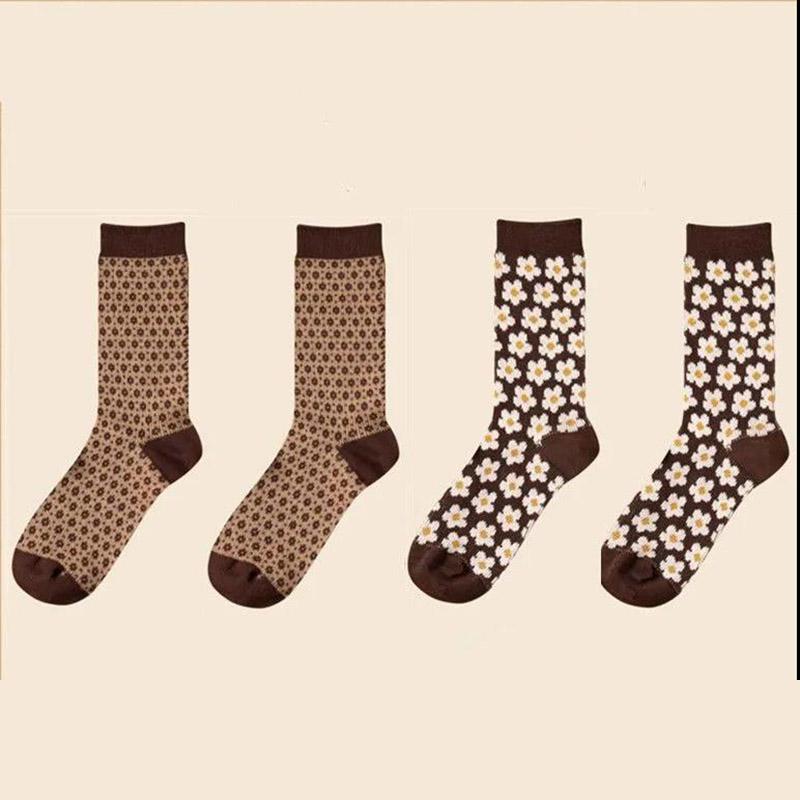 Four Pairs of Women's Socks Autumn and Winter Thickening Warmth Fashion Tube Socks Retro Printing Pile Socks