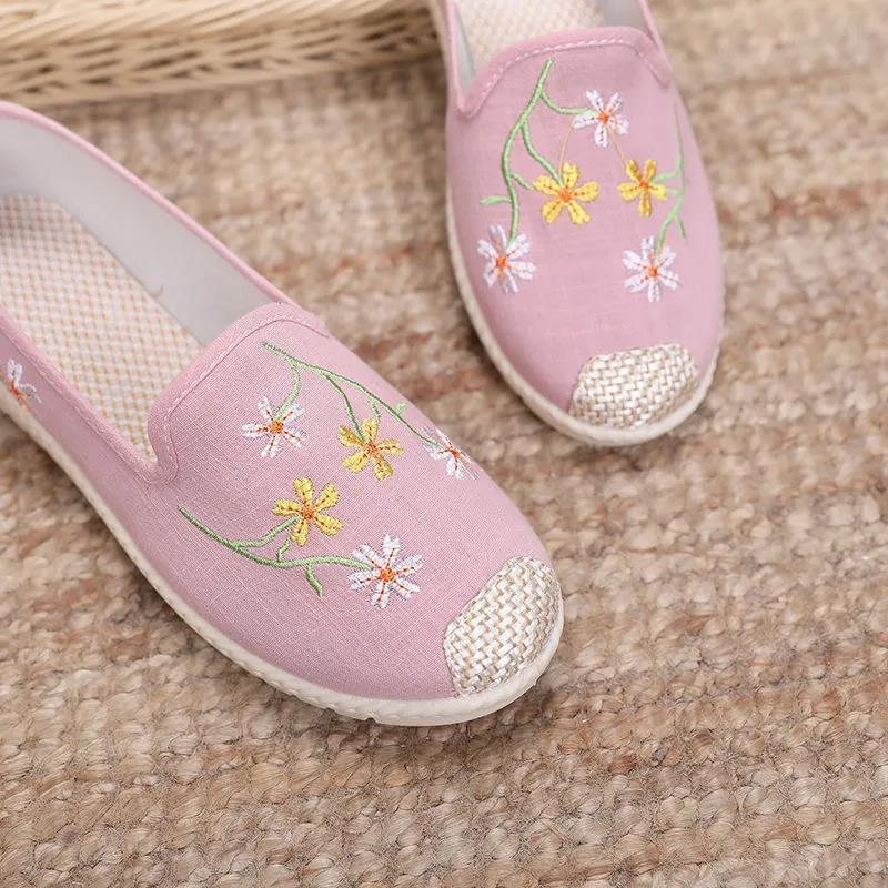 Women's Old Beijing Breathable Cloth Shoes Canvas Flat Soled Non Slip Casual Shoes