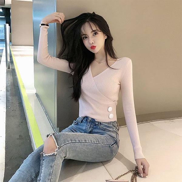 Spring and Autumn Long-sleeved Knit Bottoming Shirt Thin Cross V-neck Tight Top Women Short Sweater