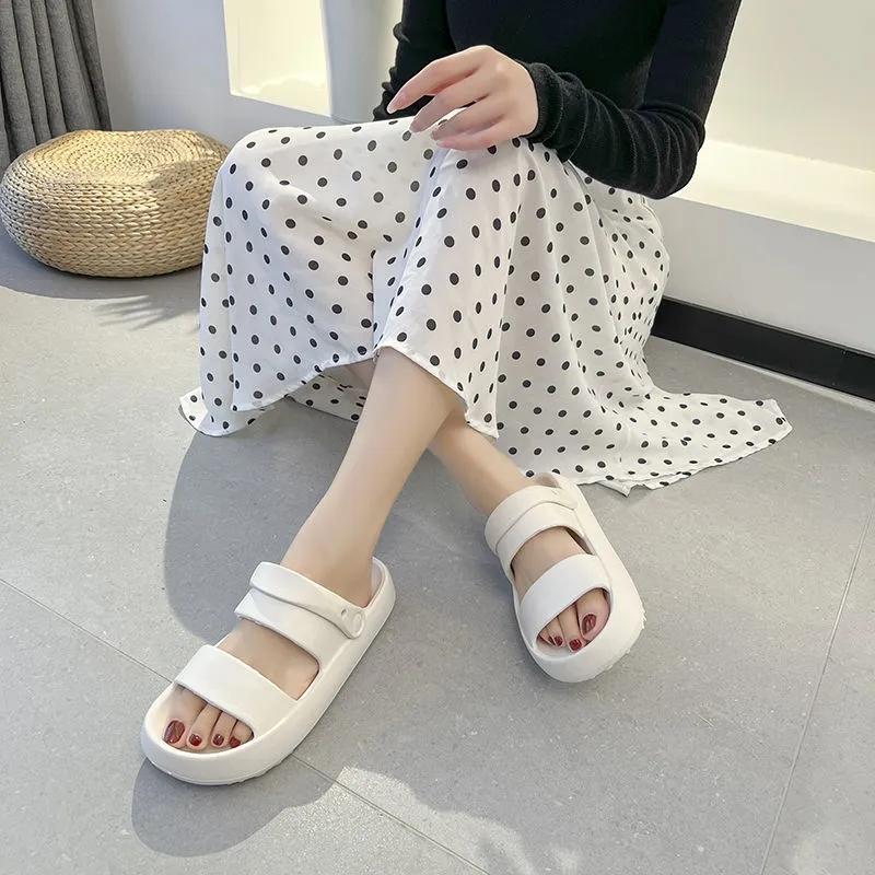Slippery Slippers Ladies Summer Outside Wear Sandals Home Bathroom Bath Non-slip Sponge Cake Bottom Sandals and Slippers Outdoor Beach Shoes