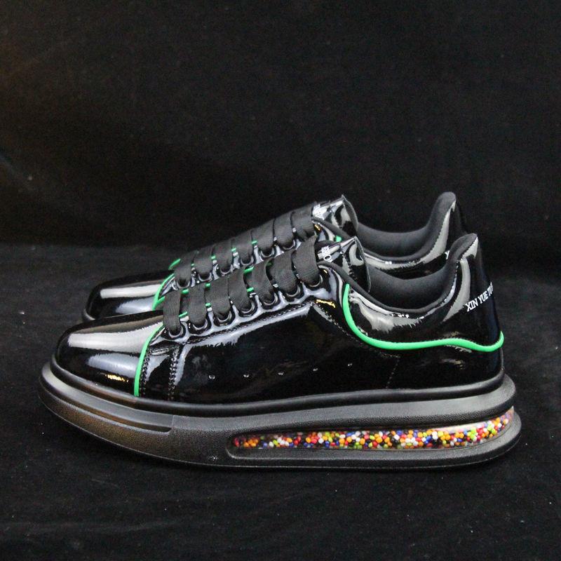Men Sneakers Bright Leather Shock Absorption Sports Shoes Outdoor Lightweight Running Shoes Training Shoes Black and White