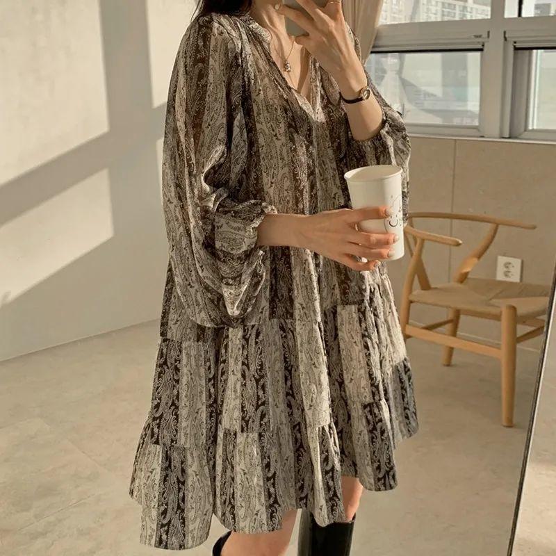 Spring Summer Korean Dress Women Retro Print V-neck Lantern Sleeves Loose Short Skirt Bohemian Dress Large Size