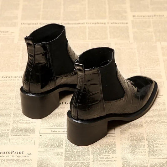 Autumn and Winter Boots Flat Square Toe Fashion Boots Korean Thick-heel Martin Boots