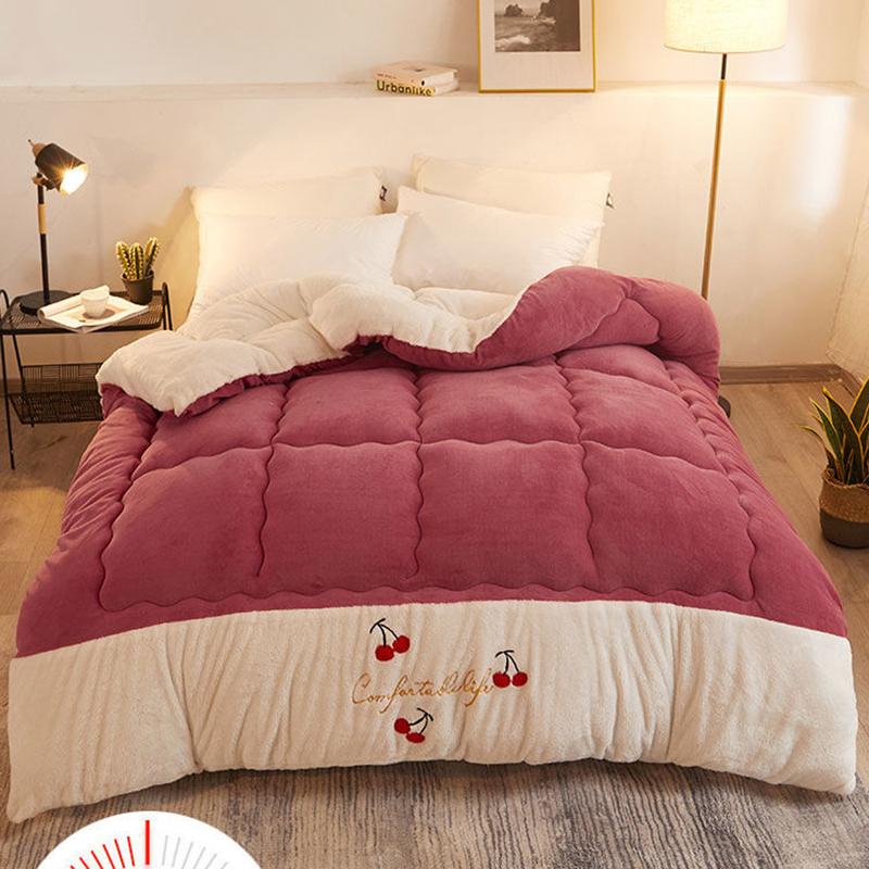 Thick and Warm Chemical Fiber Quilt Comfortable and Skin-friendly Chemical Fiber Quilt, Household Hotel Bedding