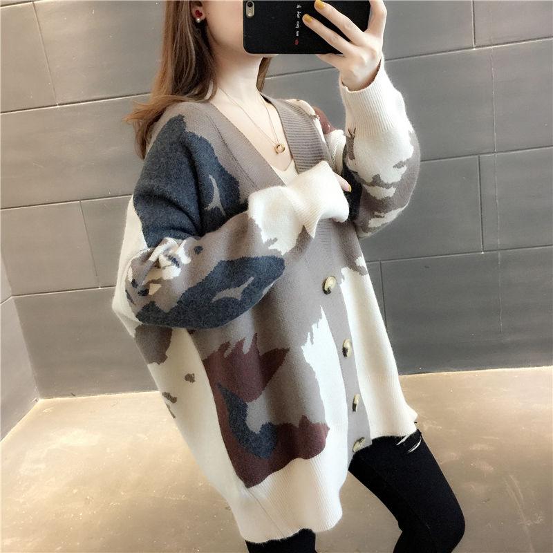 Autumn and Winter Thick Wool Sweater Women's Color Matching Button Cardigan Loose Long-sleeved Coat