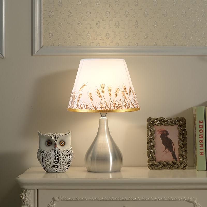 Table Lamps for Bedroom Bedside LED Nordic Modern Fabric Shade Desk Light for Living Room Lighting