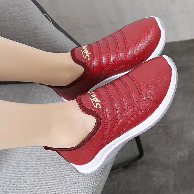 Winter Cotton Shoes Women Leather Waterproof Non Slip Black Plus Size Sneakers Women Sports Shoes Casual Light Running Shoes Thick Fleece Warm Shoes