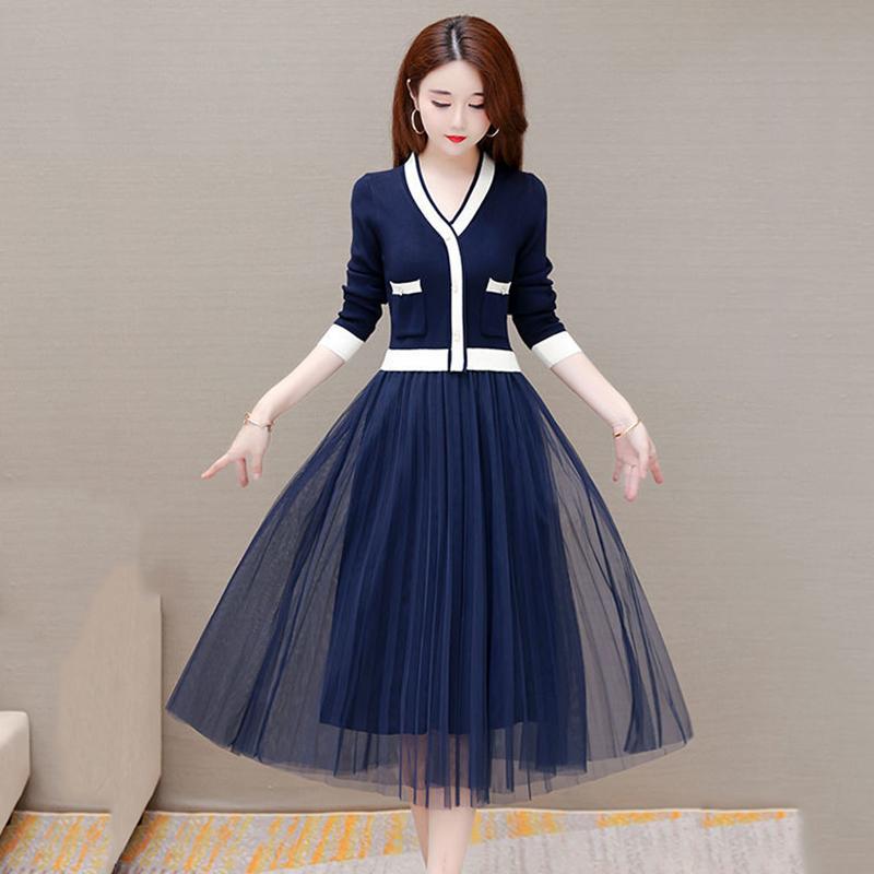 The Skirt Is Feminine and Thin Black Fake Two-piece Mesh Stitching Knitted Dress V-neck Long-sleeved Mesh Skirt Waist and Thin