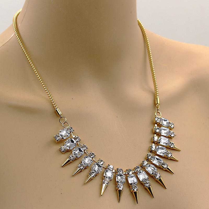 European and American Fashion Punk Rhinestone Gemstone Rivet Spiked Alloy Necklace Jewelry