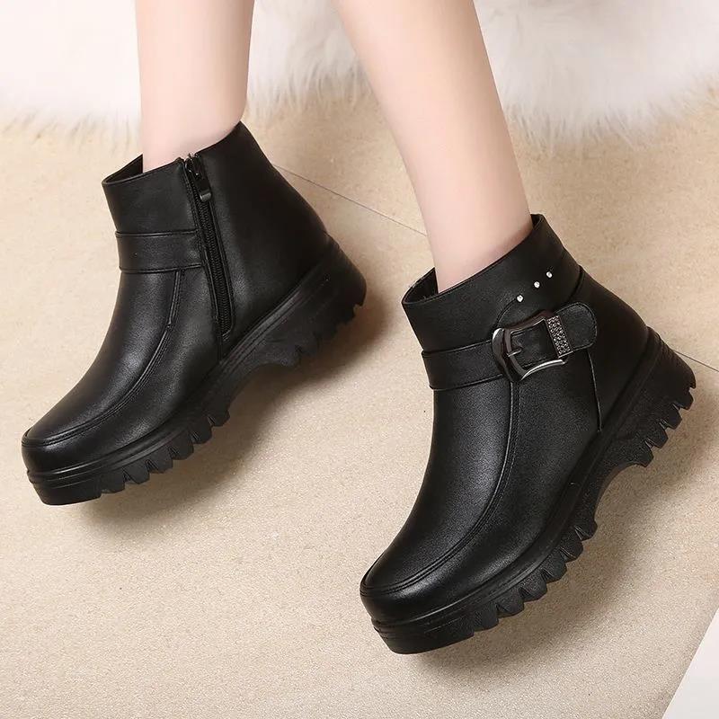Winter Women's Snow Cotton Shoes Plush Padded Boots Non-slip Soft Flat Leather Shoes Mom's Cotton Boots