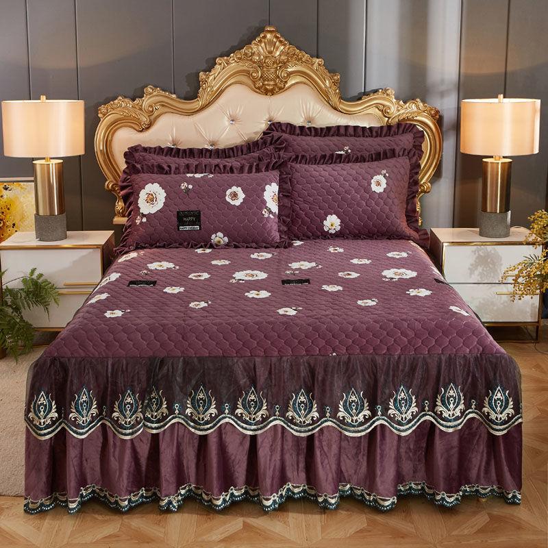 Anti-skid Warm Bedspread Thickened Winter Bedding Skirt High-grade Crystal Velvet Bed Skirt Pillowcases Three-piece Set