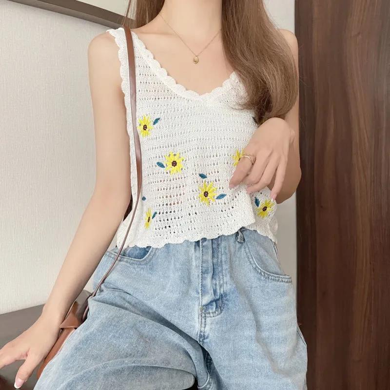 Women Summer Sleeveless Tops Daisy Embroidered Low Collar with Exposed Collarbone Thin Waistcoat Short Open Navel Knitted Suspender Top