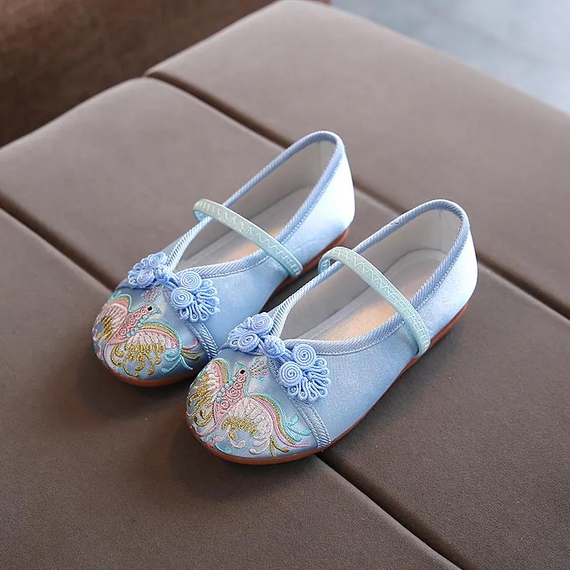 Kids Shoes for Girls Children's Embroidered Cloth Casual Soft Light Shoes Chinese Style Girls Shoes Old Beijing National Wind Dance Shoes