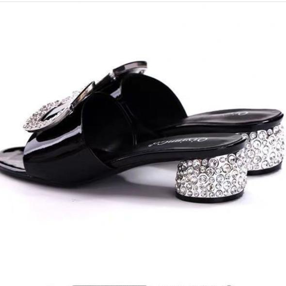 Summer Thick-heeled Middle-heeled Slippers Women's Buckle One-word Slippers Are Comfortable To Wear