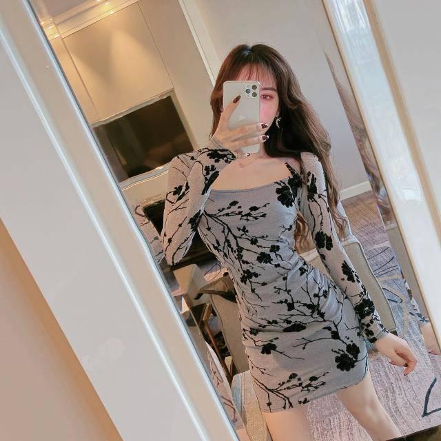 Long-sleeved Chest Showing Sexy Big Waist Waist Flocking Bag Hip INS Dress