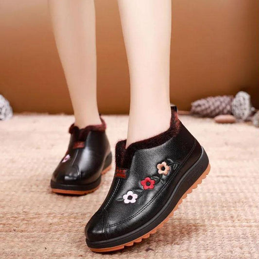 Women's Warm and Comfortable Cotton Shoes In Winter Plush Padded Cotton Boots Soft Bottom Anti-skiing Boots