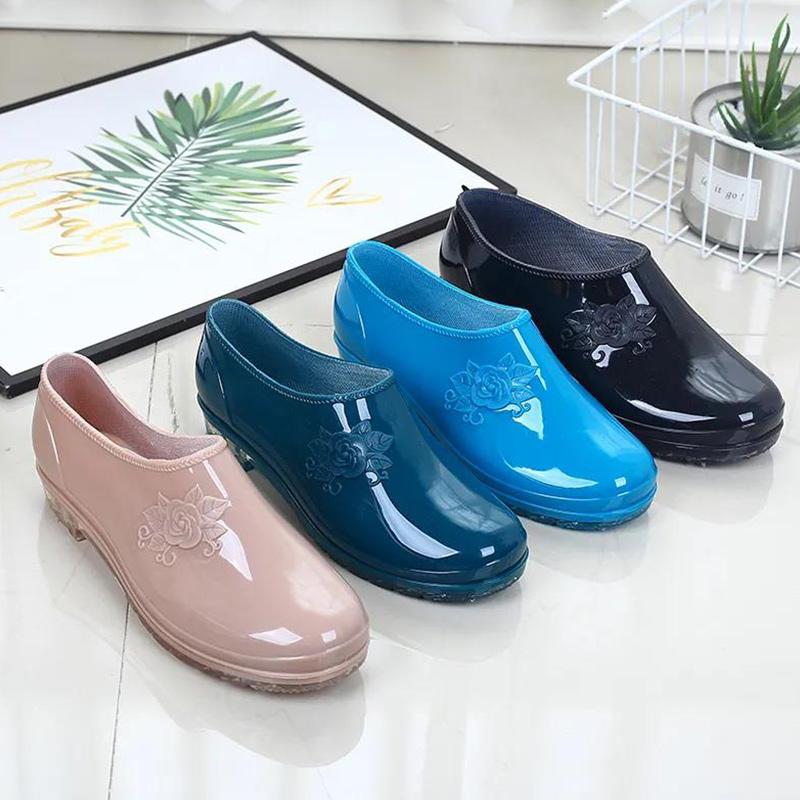 Spring and Summer Rain Boots Women's Fashion Low-top Boots Short Tube Kitchen Non-slip Water Shoes Shallow Mouth Work Shoes Rubber Shoe Covers