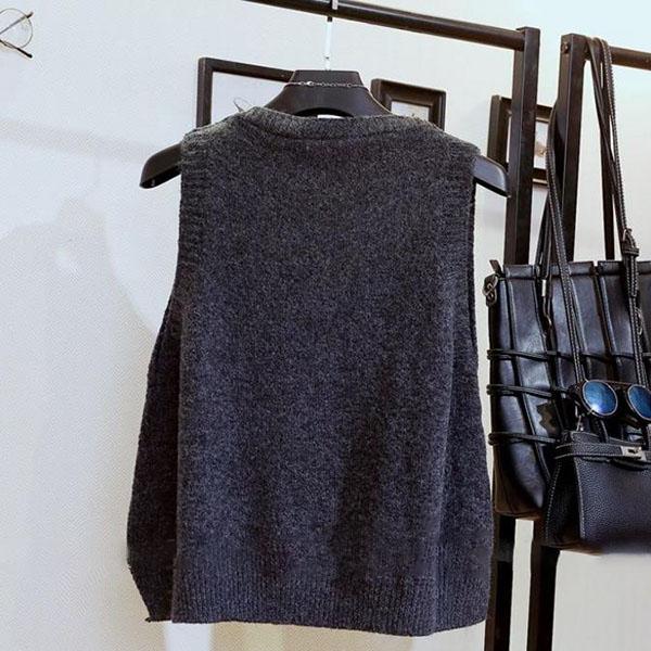 Spring and Autumn Short Loose Waistcoat College Style Knit Solid Color Waistcoat Pocket Sleeveless Sweater Women