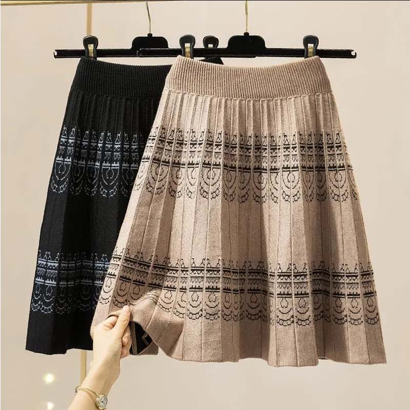 Ladies Autumn and Winter Short Skirts Fashion Knitted Skirts High Waist A-line Skirt Retro Pleated Skirt Little Black Skirt Wool Umbrella Skirt
