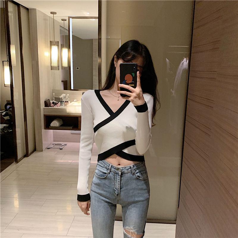 Long-sleeved V-neck Slim-fit Knit Sweater, Short All-match Retro Jacket, Spring and Autumn Striped Fashion Jacket